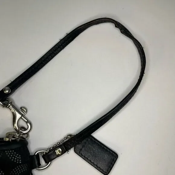 Coach Wristlet Black - Picture 16 of 16